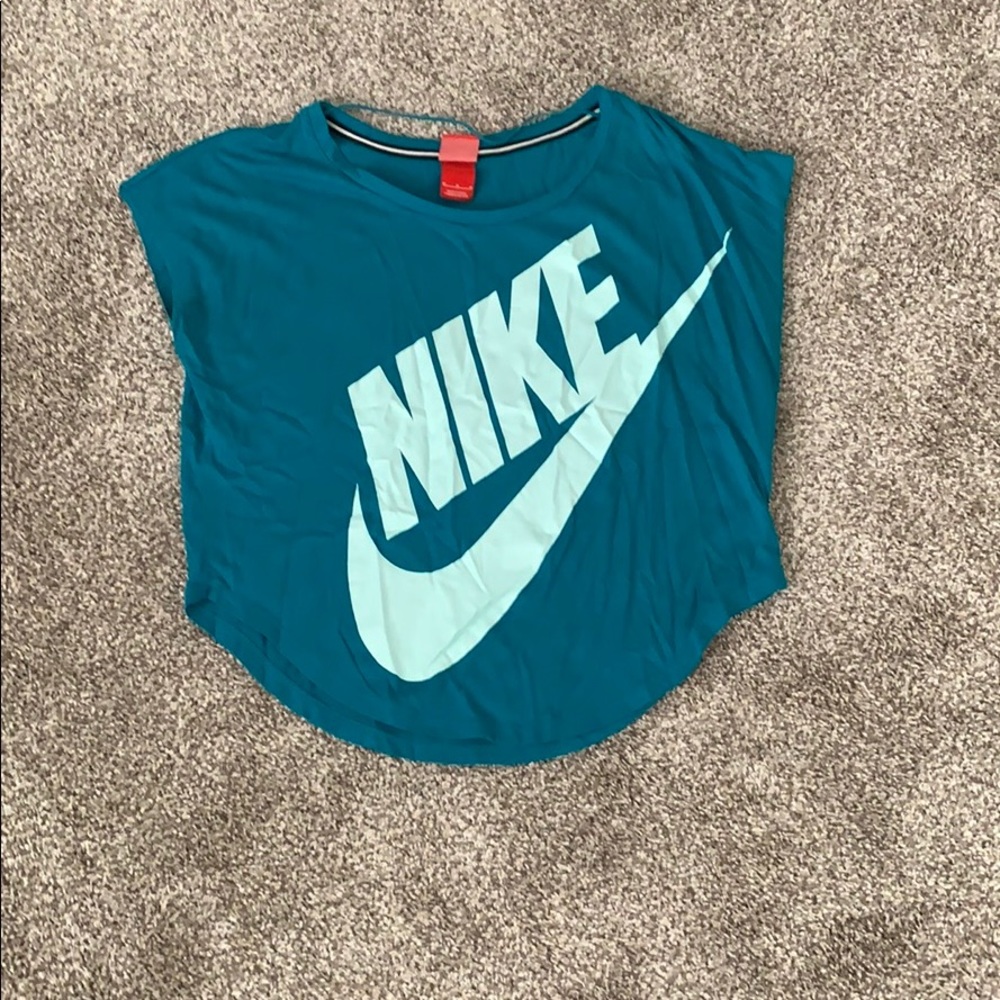 Graphic Nike Cutoff